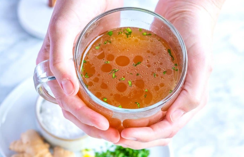 Caldo de Ossos: Como fazer essa sopa rica em colágeno