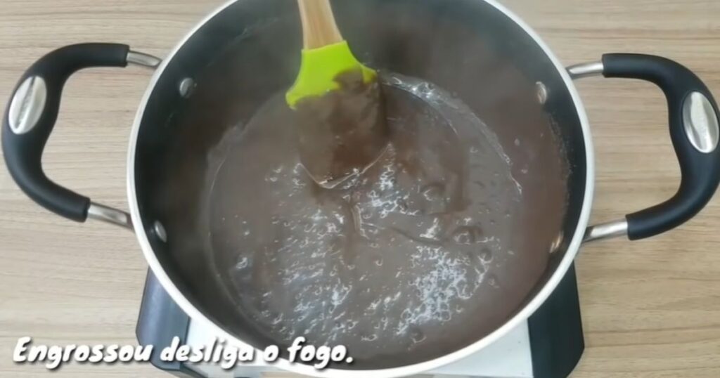 torta de bolacha chocolate