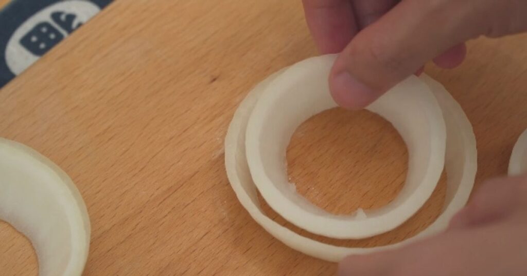 Corte cebola anéis recheada