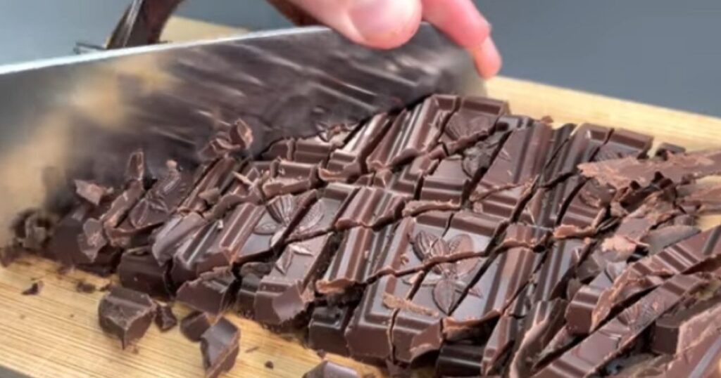 Sobremesa chocolate picado com aveia leite