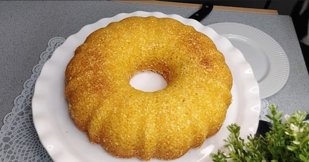 bolo desenformado milho