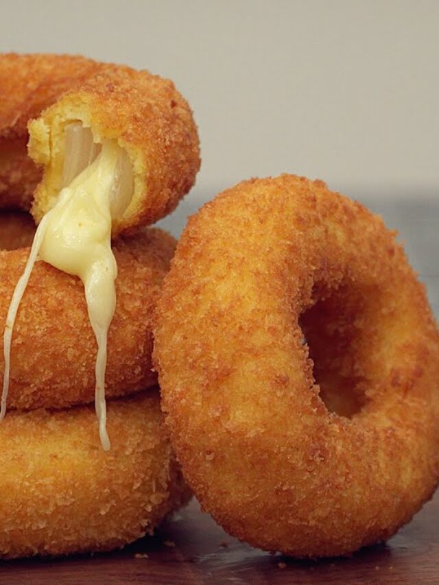  Anéis de Cebola Recheados com Queijo
