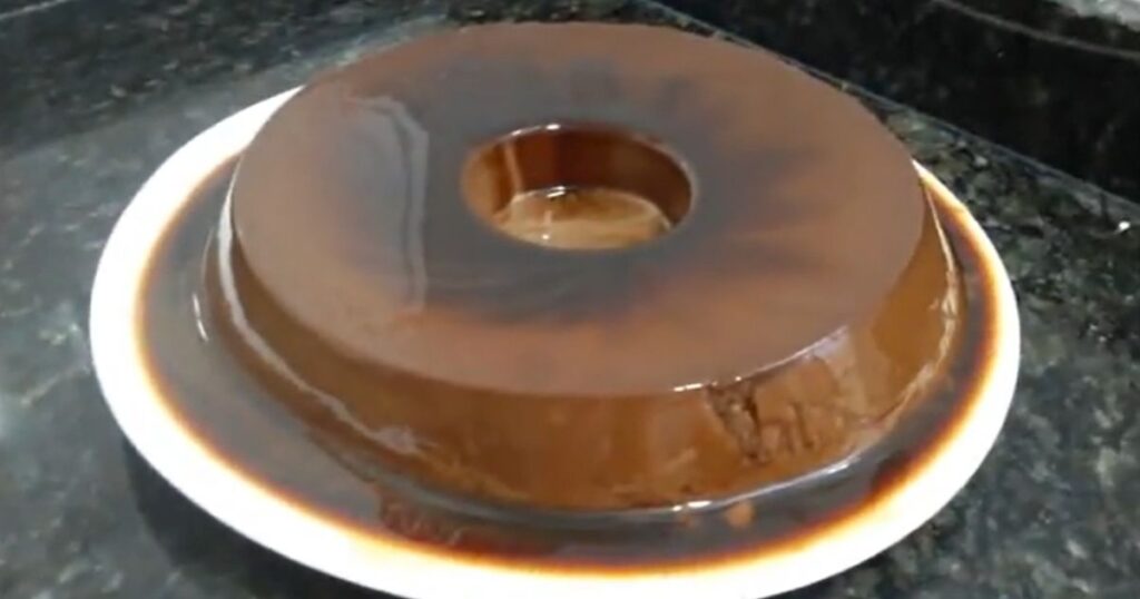 pudim de cafe desenformado