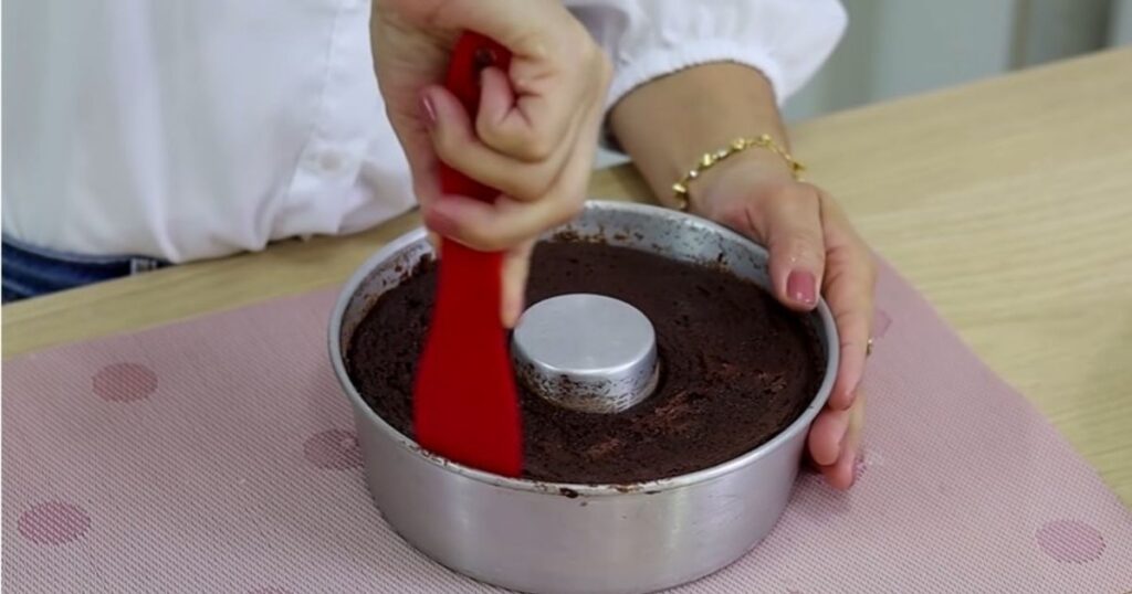 Brigadeirão fácil sem forno desenformar