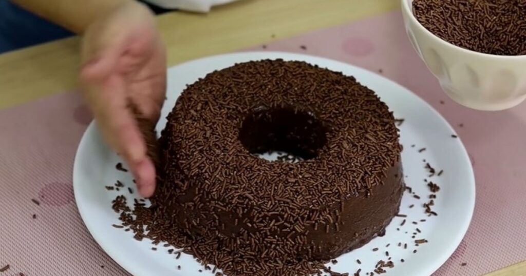 Brigadeirão fácil sem forno granulado