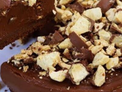 Torta bombom de chocolate pra páscoa TC