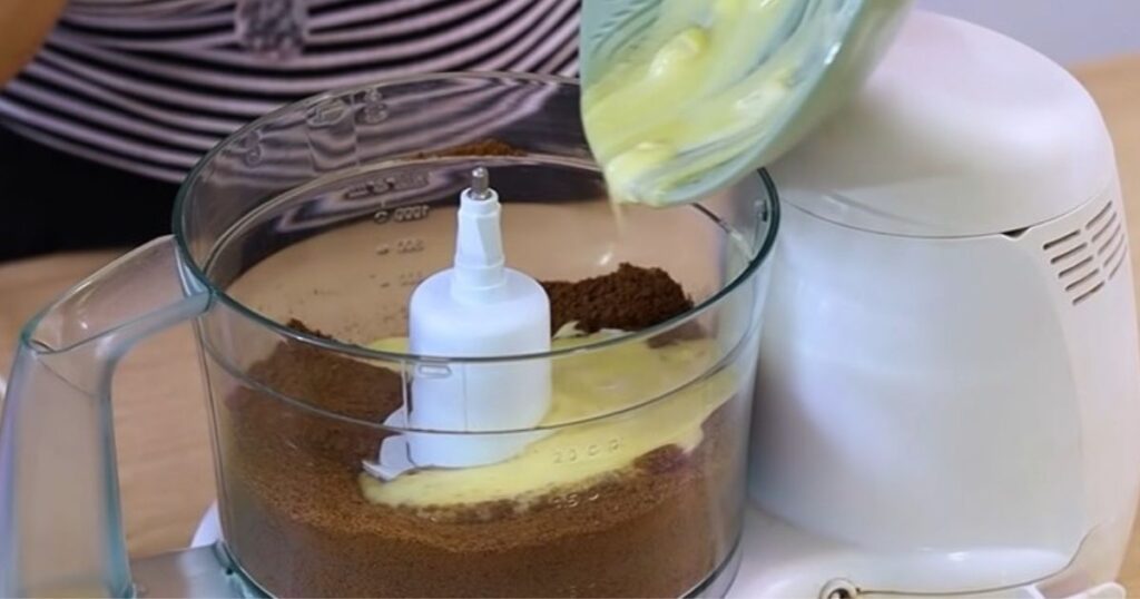 Torta bombom de chocolate pra páscoa biscoito manteiga