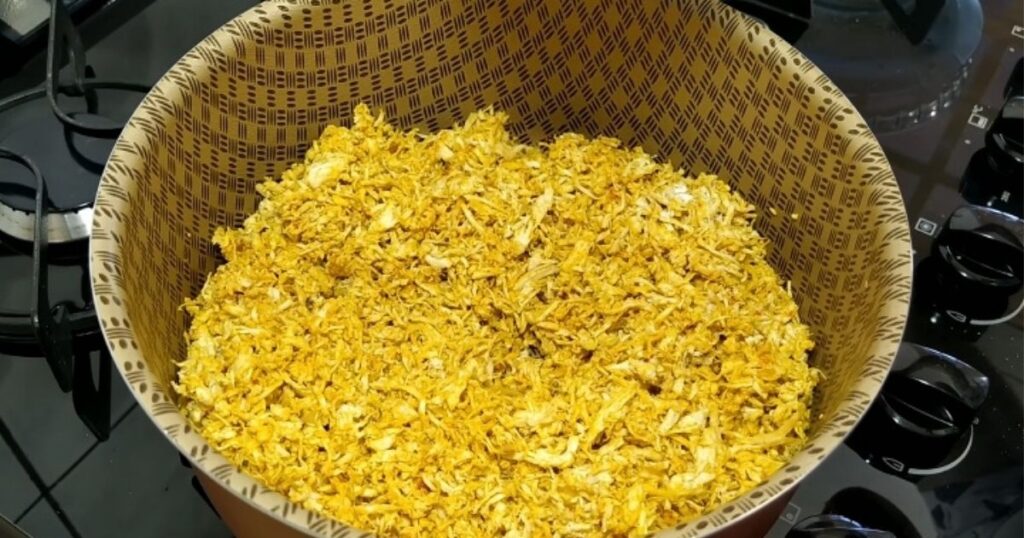 Torta de frango cebola alho