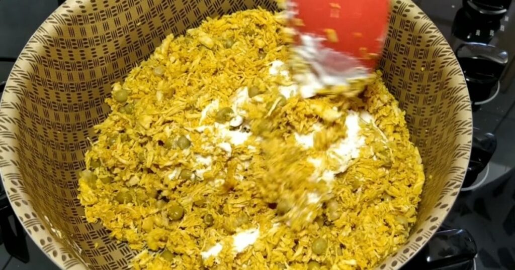 Torta de frango cebola alho creme leite