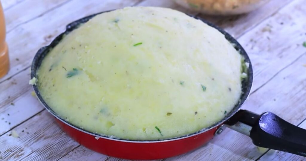 batata recheada de frigideira fogo