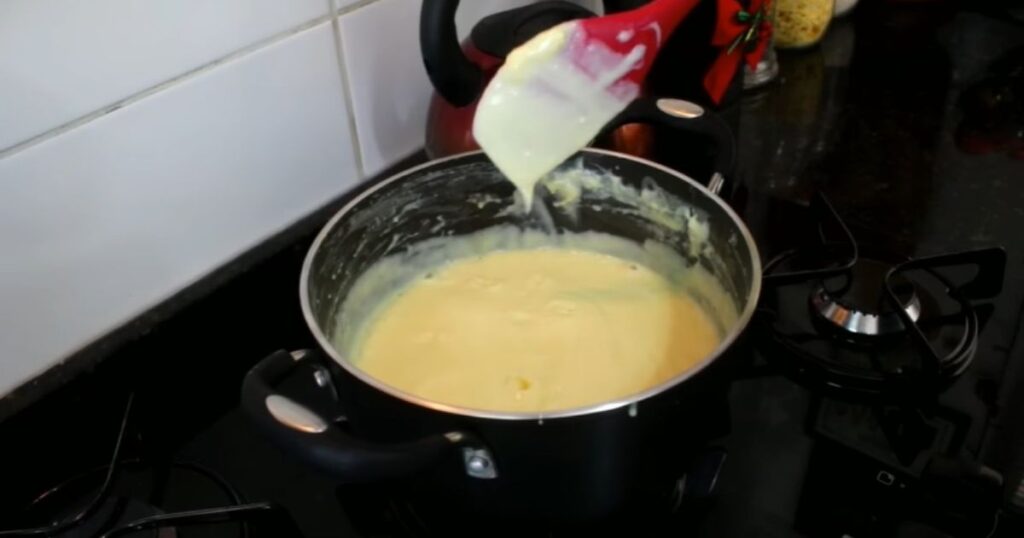 chico balanceado creme branco