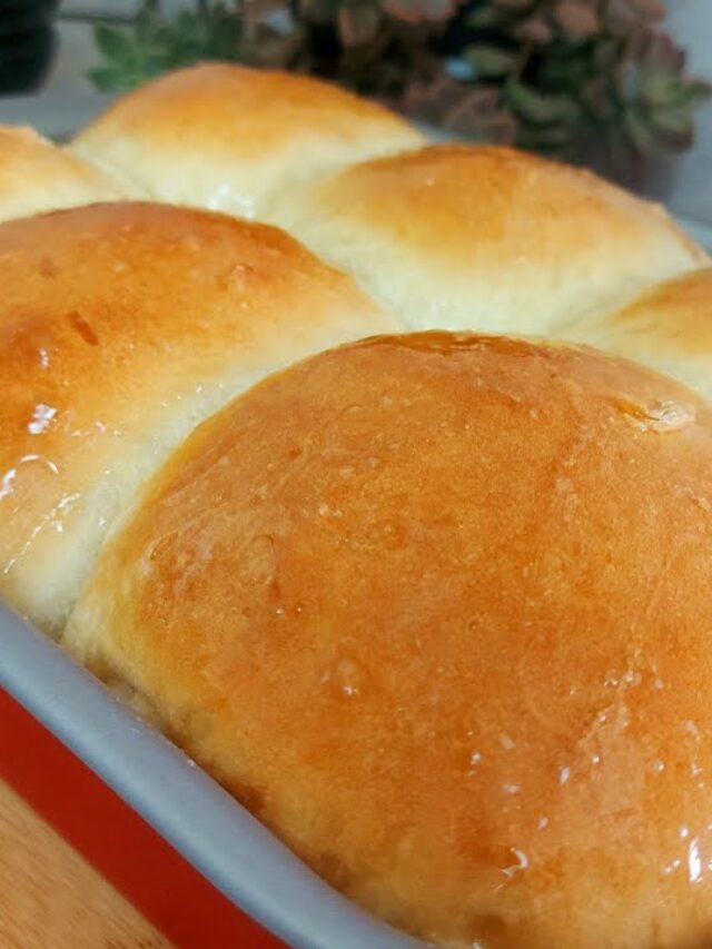  Pão de água caseiro com a casquinha brilhante