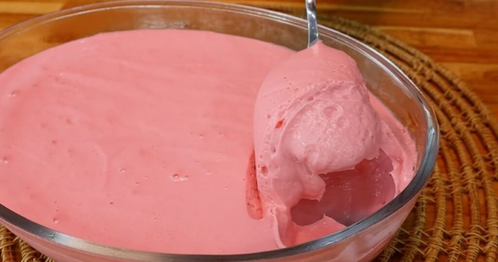 mousse de morango com iogurte