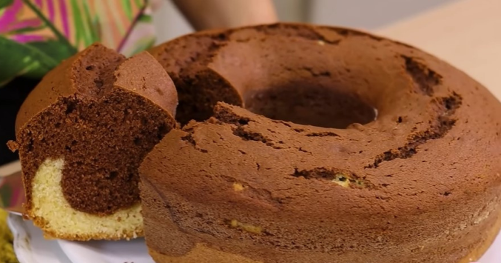 Bolo Mesclado pronto pedaço