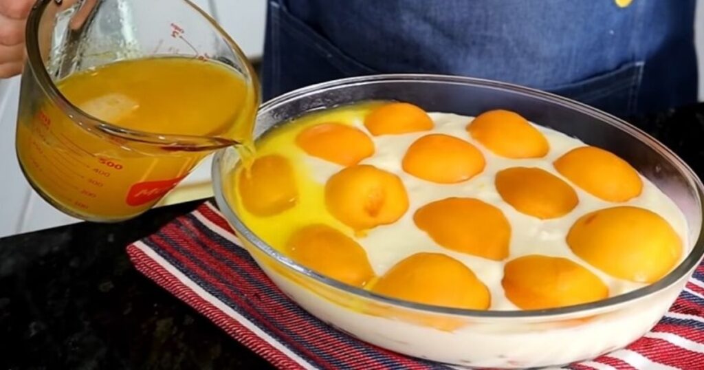 Gelado de Pêssego gelatina cobertura