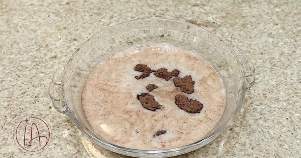 molhar as bolachas no leite