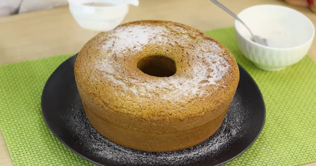 Bolo capim cidreira cobertura acucar