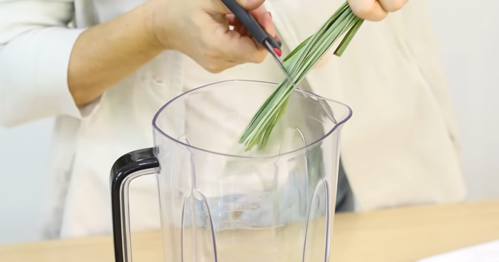 Bolo capim cidreira corte