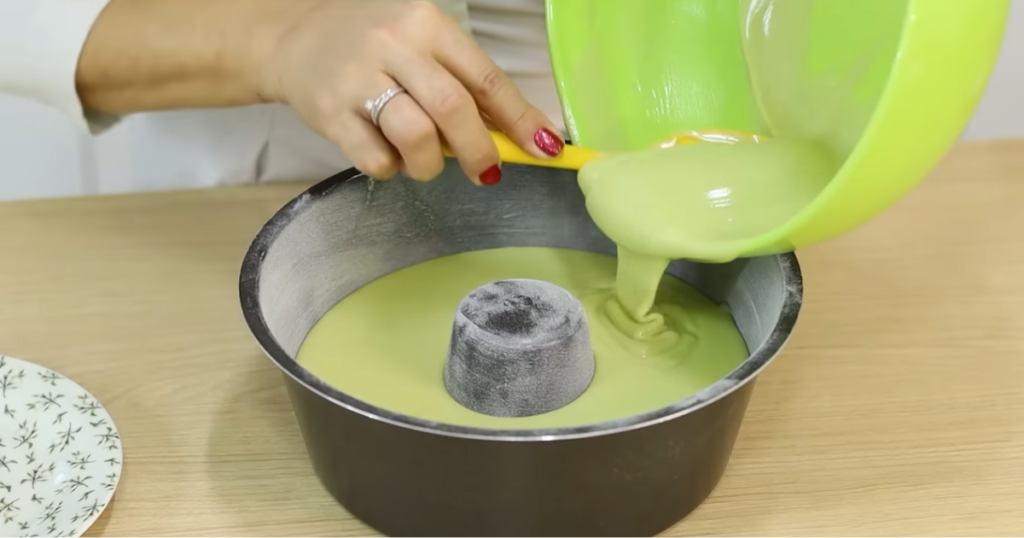 Bolo capim cidreira forma