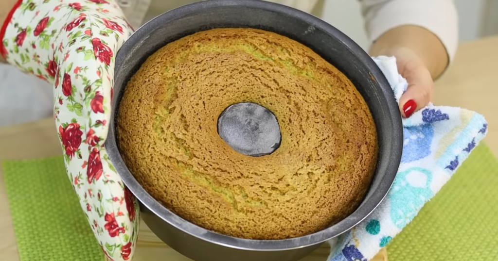 Bolo capim cidreira forma forno