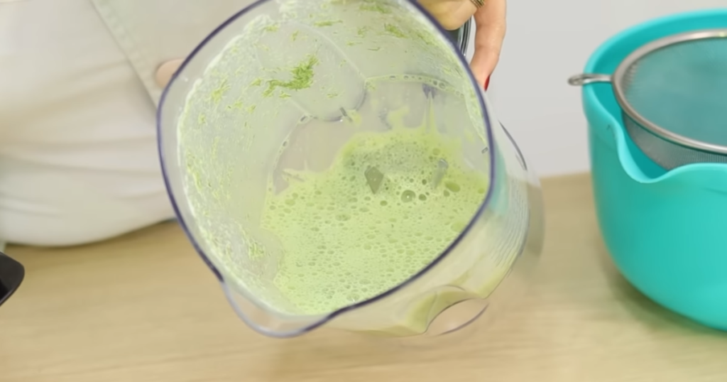 Bolo capim cidreira leite