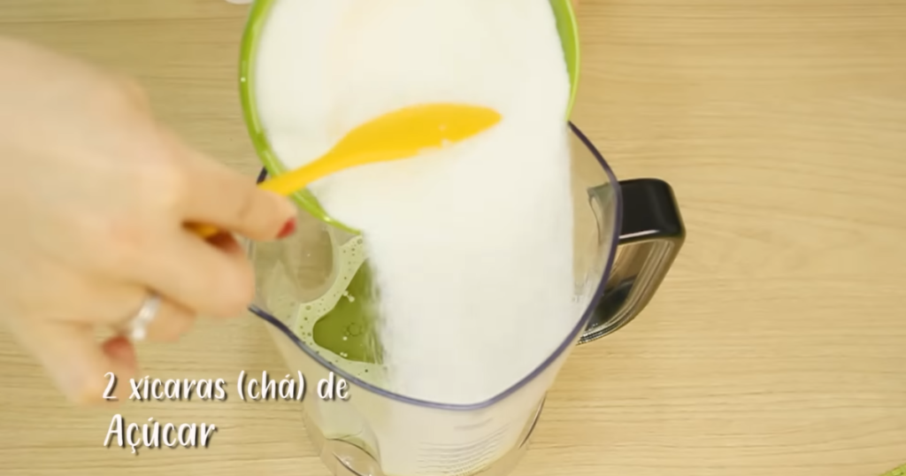 Bolo capim cidreira leite suco verde ovo oleo acucar