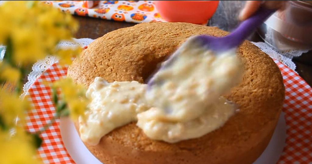 Bolo de amendoim cobertura