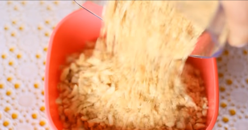 Bolo de amendoim triturado