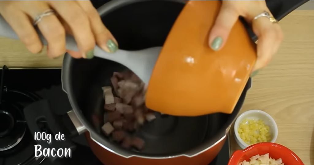 Caldinho de feijao bacon