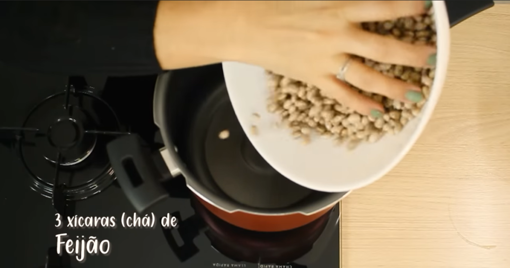 Caldinho de feijao panela pressao