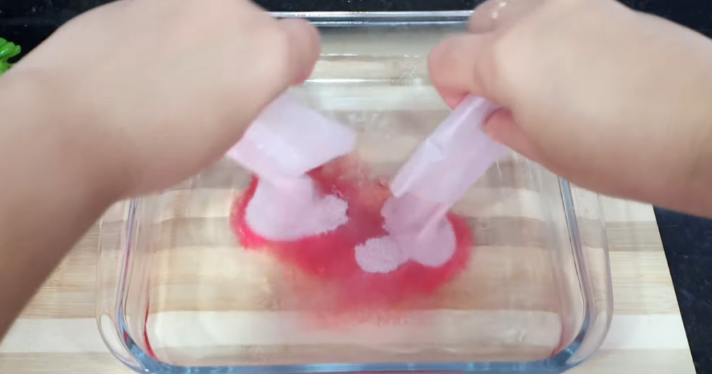 Agua quente gelatina morango