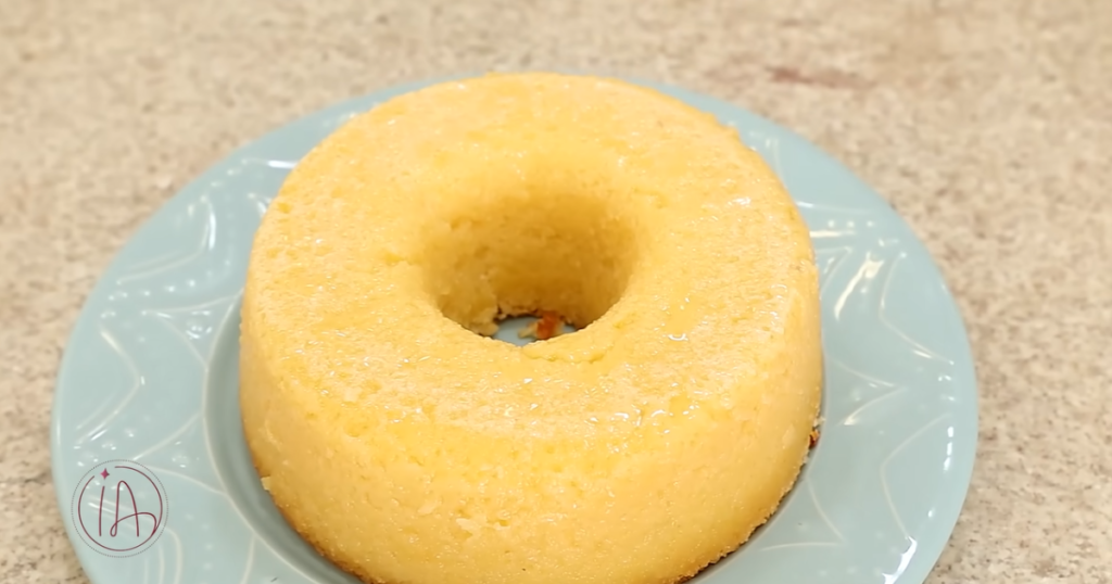 Bolo Fácil e Rápido assado prato