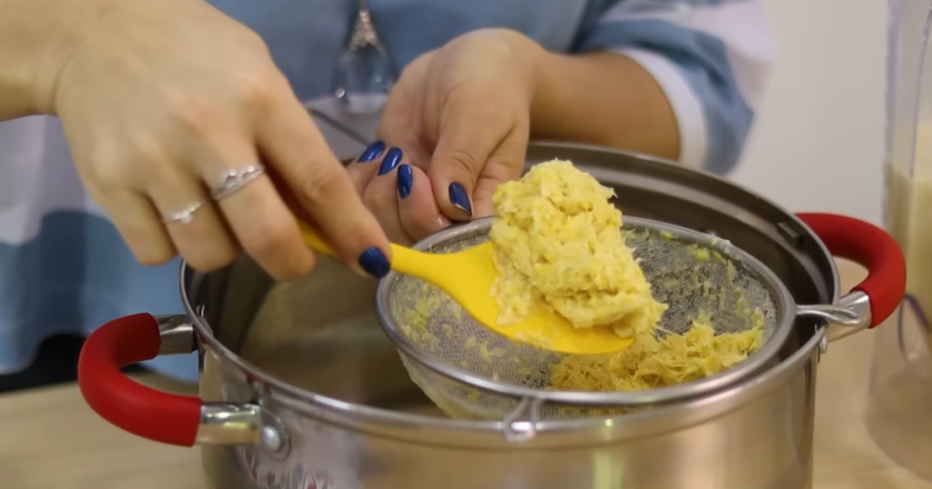 Curau Cremoso panela peneira