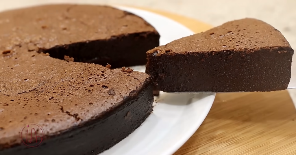 Melhor bolo de chocolate do mundo pronto pedaco