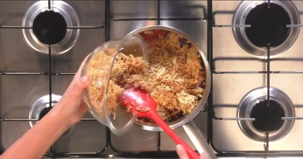 frango desfiado para empadao