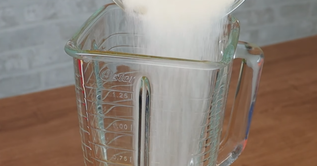 Bolo de Leite com Leite Condensado açúcar