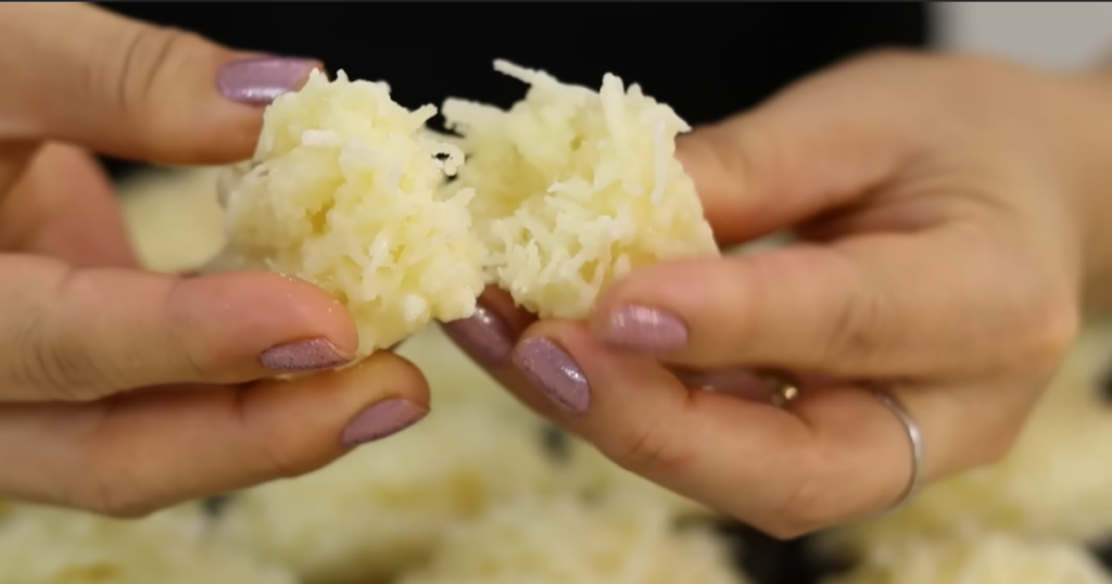 Cocada sem leite condensado gostosa pronta pedaco