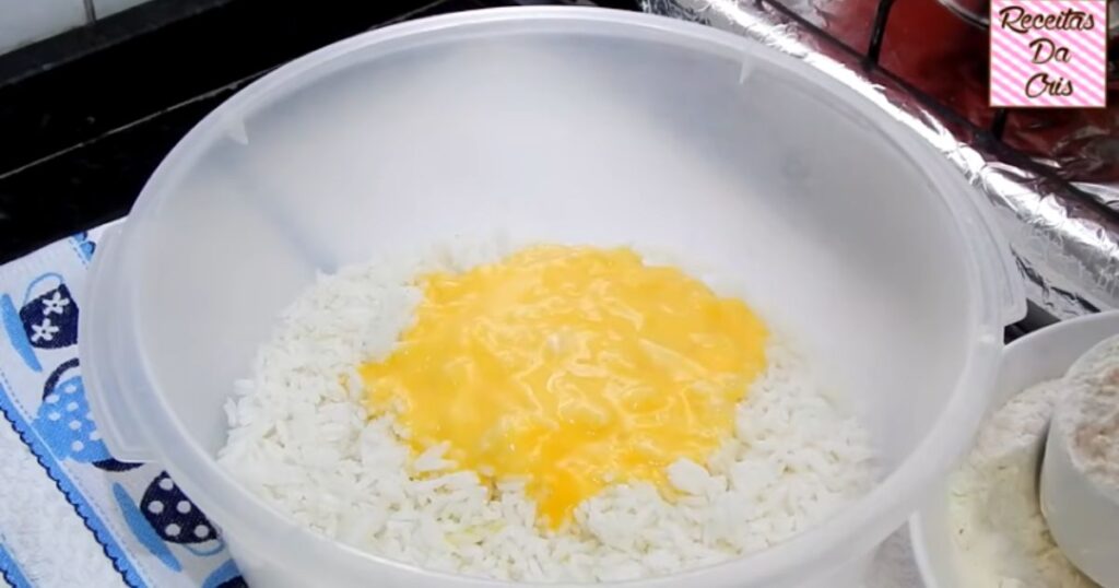 como fazer bolinho de arroz