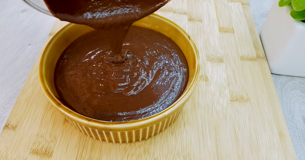 Bolo de Chocolate rápido de Microondas mistura enformar