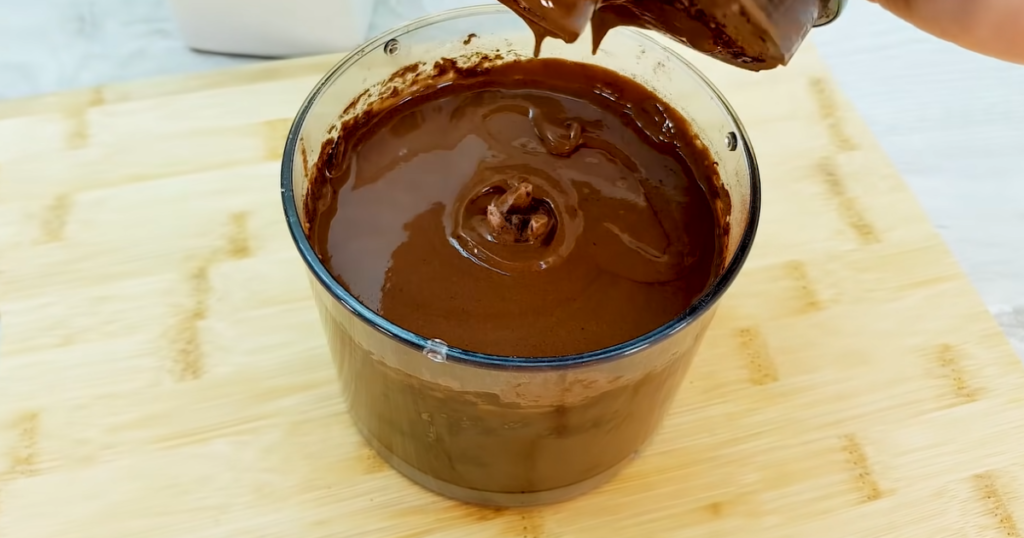 Bolo de Chocolate rápido de Microondas mistura mixer