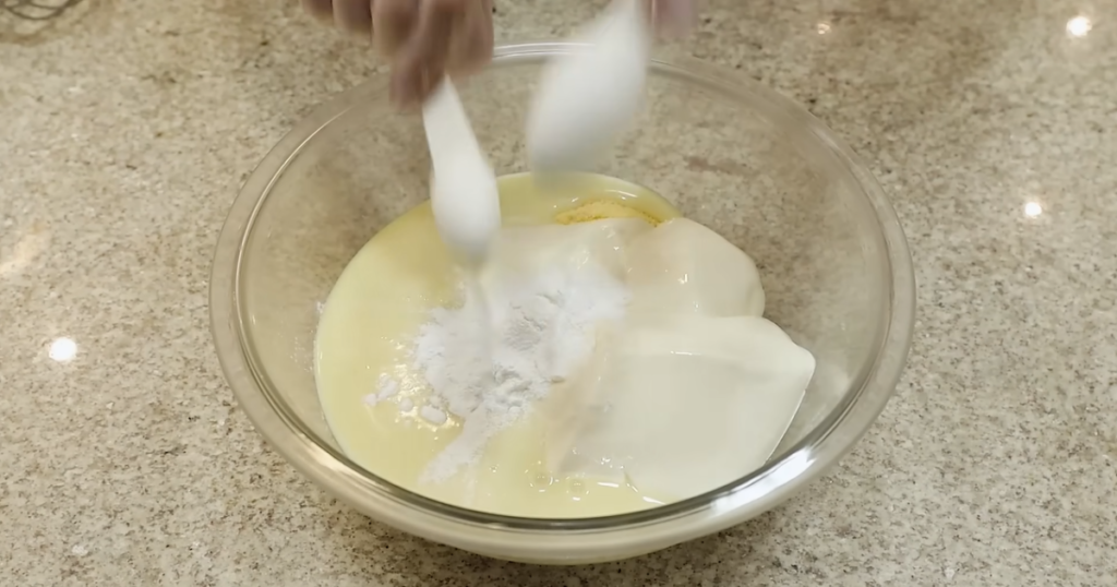 Bolo sem ovos de fubá fermento