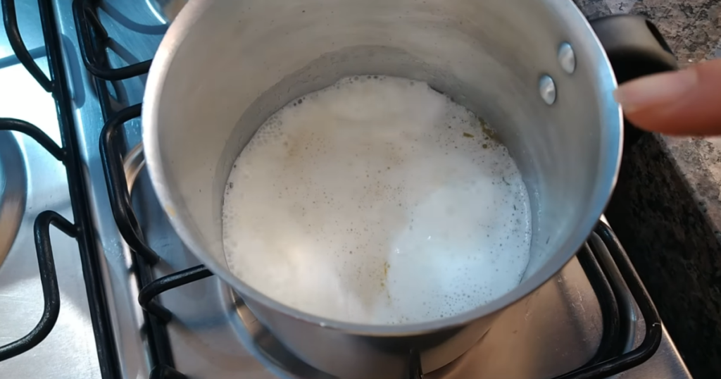 Pipoca maluca biscoito polvilho leite ferver