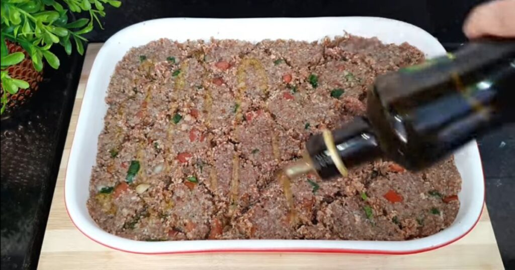 cobrir com oleo kibe assar na forma