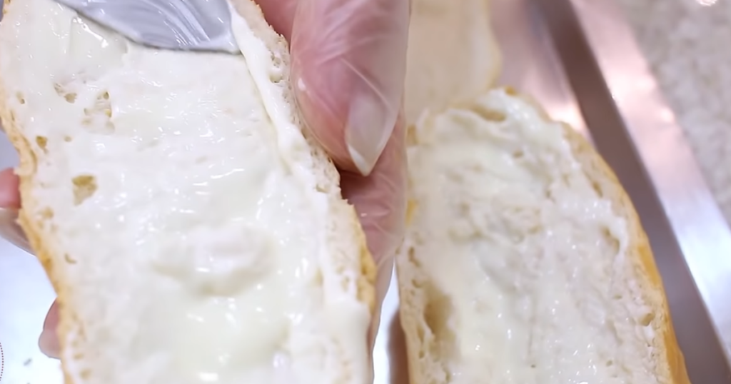 Pão de Linguiça requeijao