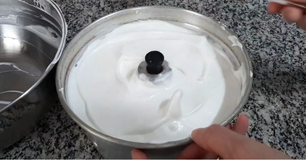 pudim nuvem forma caramelizada