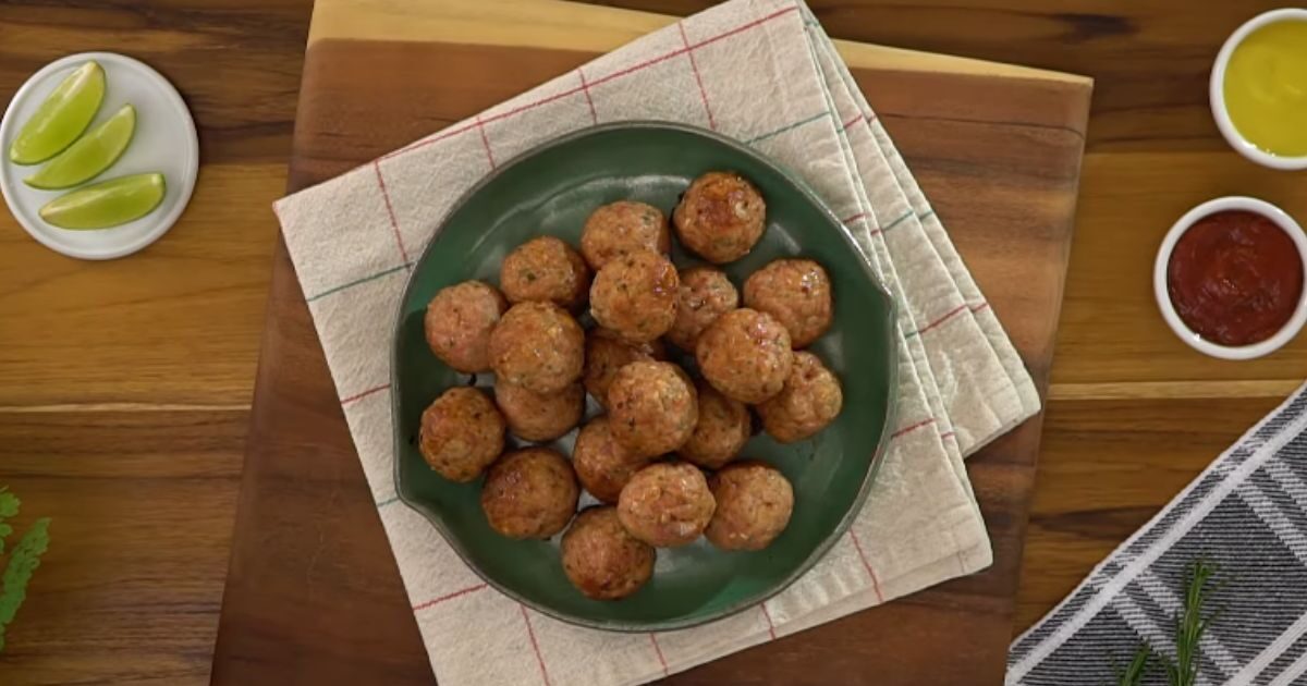 bolinho linguica com molho