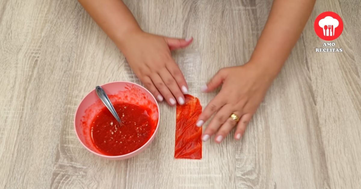 Geladinho Gourmet espalhar calda