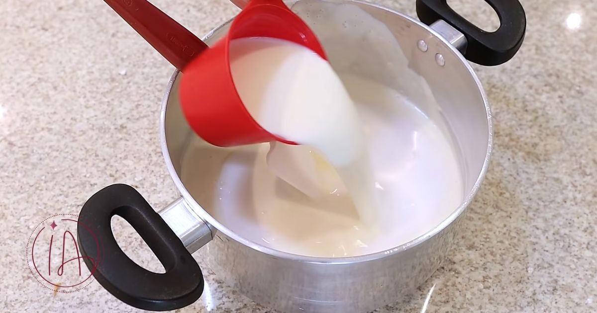 Ovo De Pascoa Na Travessa leite