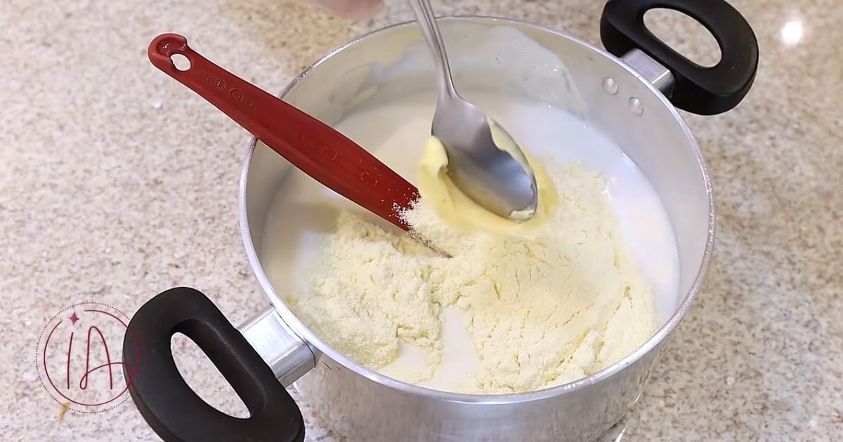 Ovo De Pascoa Na Travessa manteiga