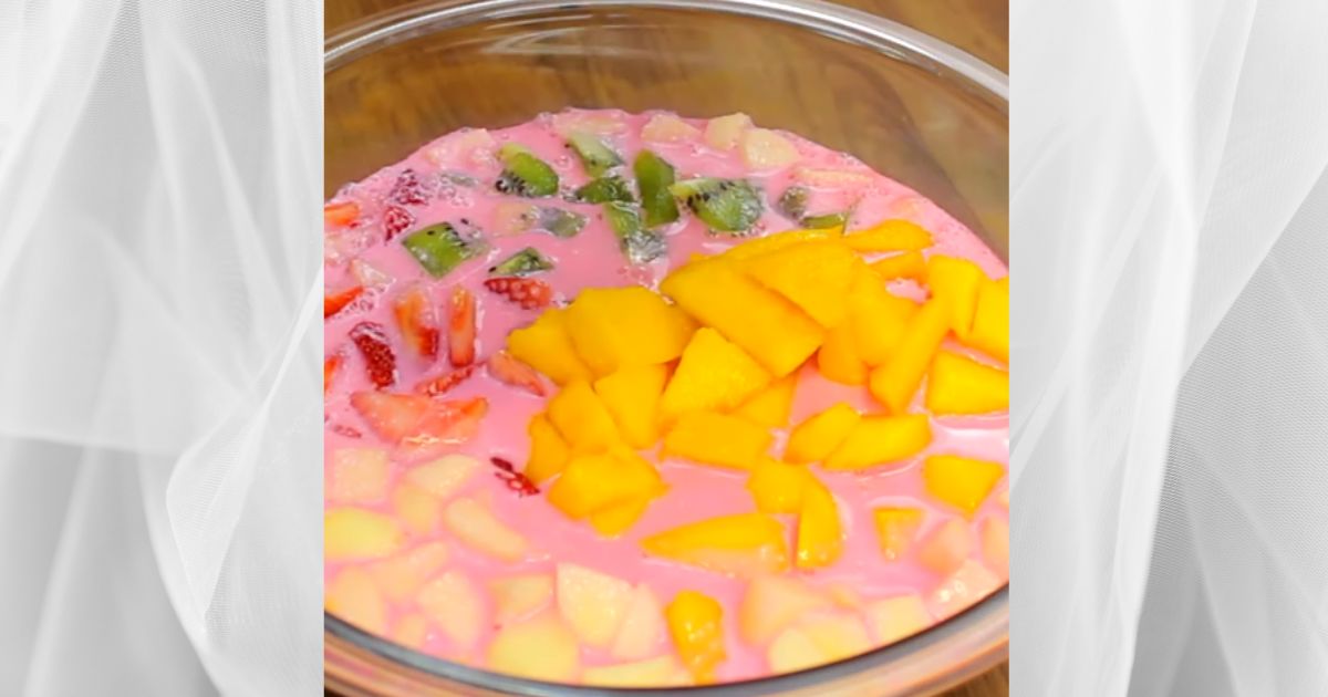 Salada de Frutas Cremosa com Gelatina